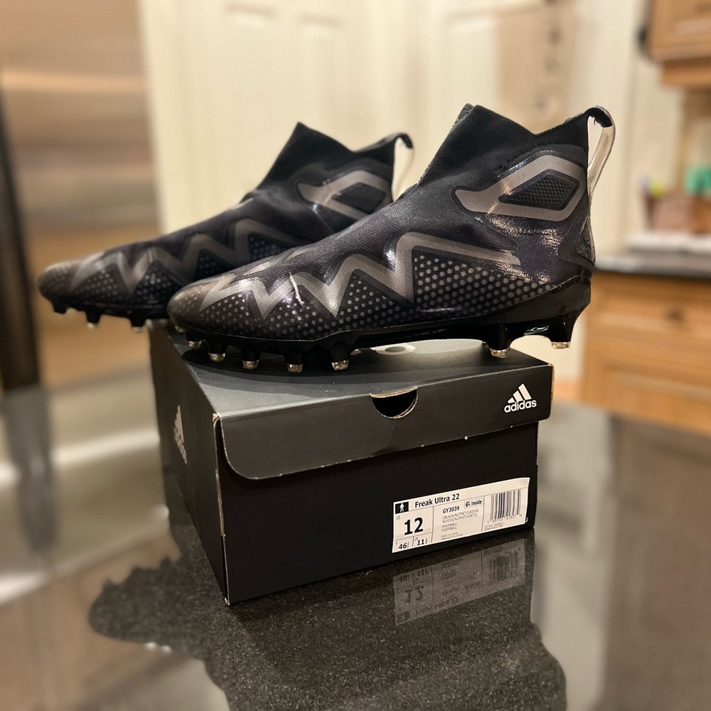 Mens Adidas Freak Ultra 22 Black Night Metallic Football Cleats 12 Box Included